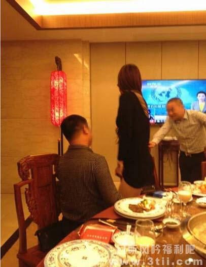 莫露露当场宽衣哺乳 大尺度喂乃照无比低俗[哺乳门事件] - 壹悠家