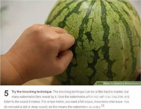 中国人买西瓜就爱先敲敲