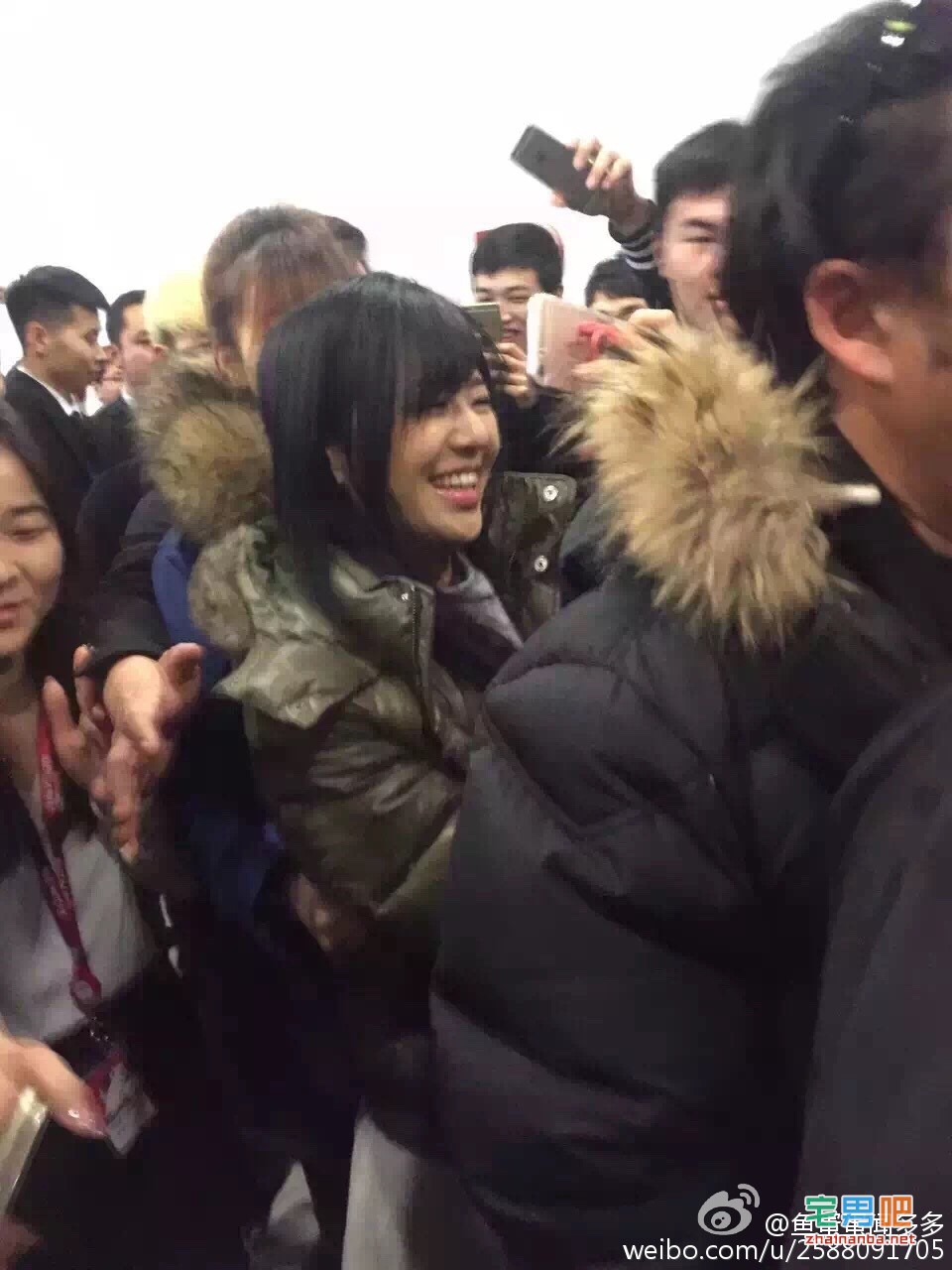 苍老师惊现京东总部，现场人山人海差点挤爆！ - 壹悠家