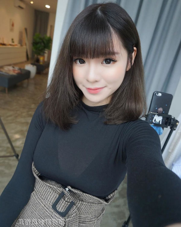 短发甜美正妹香儿xiianger 白嫩大球炸裂上衣