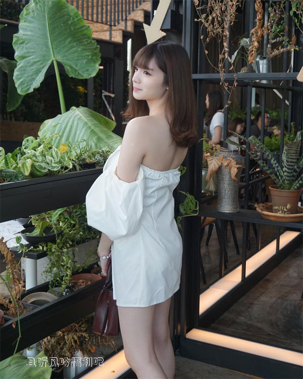 短发甜美正妹香儿xiianger 白嫩大球炸裂上衣