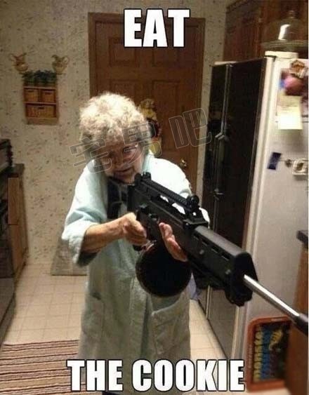 搞笑图片 你妈觉得你冷 你乃乃觉得你饿 