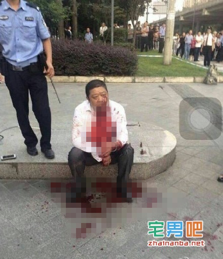 成都双流温哥华花园杀人视频 肠子都掏出来了 血腥慎入！ - 壹悠家