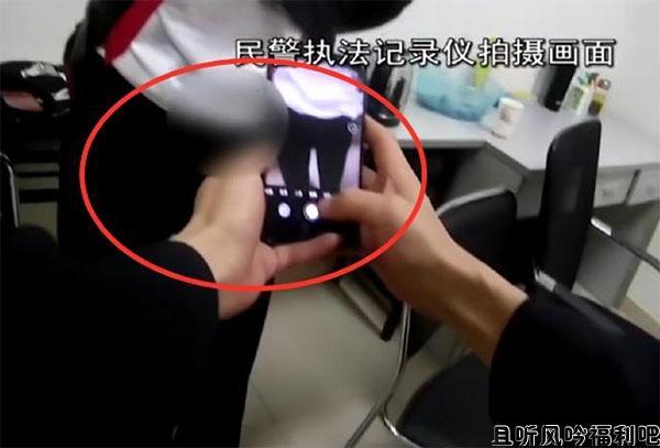 女子地铁站内被人吐痰