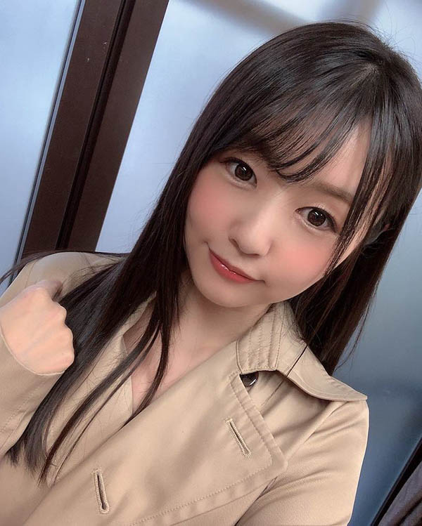 童颜美乳的正妹女星《蕾》精选作品推荐封面及内容欣赏 - 壹悠家