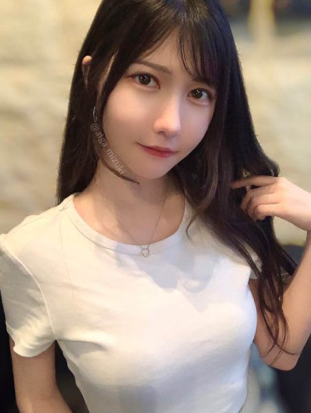 22岁美艳正妹暗黑女星《蓝芽水月》最新作品推荐封面及内容欣赏 - 壹悠家