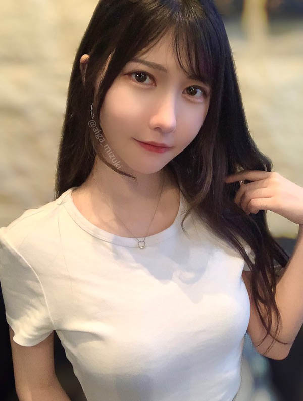 22岁美艳正妹暗黑女星《蓝芽水月》最新作品推荐封面及内容欣赏 - 壹悠家