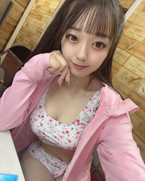 绝美肌‧颜‧乳极品女大生《高濑里奈》精选作品推荐封面及内容欣赏 - 壹悠家