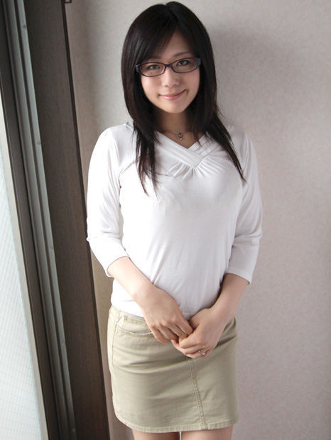 人妻系女星《日向实》精选作品推荐封面及内容欣赏 - 壹悠家