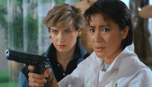 经典港片《皇家师姐2》动作与正义的热血交织 - 壹悠家