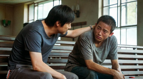 电影《老兄救命》荒诞喜剧外壳下的人性微光 - 壹悠家